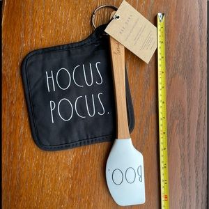 NWT Rae Dunn Spatula & Pot Holder                BOO & HOCUS POCUS